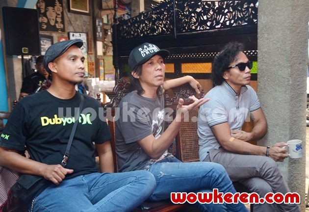 Gambar Foto Slank Usai Lakukan Tes HIV/AIDS