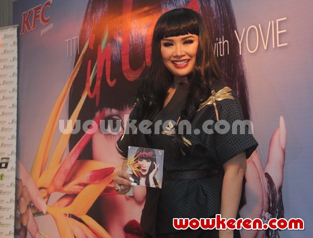 Gambar Foto Titi DJ Launching Album Baru Berjudul 'Titi in Love with Yovie'