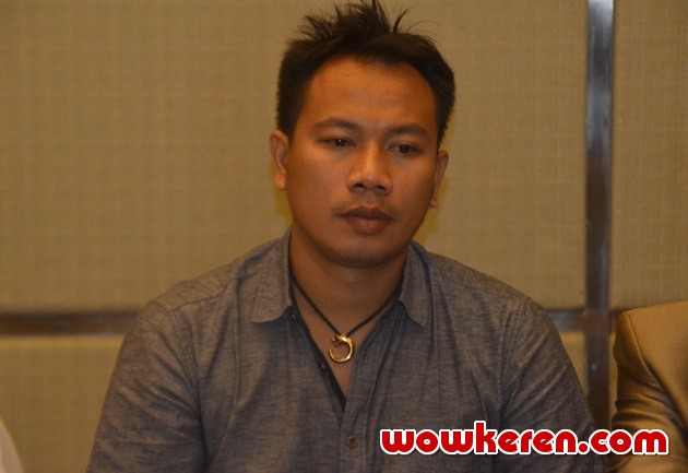 Gambar Foto Vicky Prasetyo Gelar Press Conference