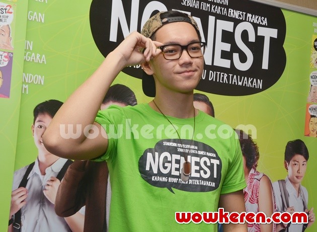 Gambar Foto Brandon Nicholas Salim di Konferensi Pers Film 'Ngenest'