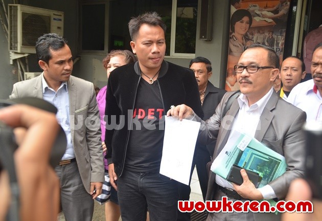 Gambar Foto Vicky Prasetyo Datangi SPKT Polda Metro Jaya