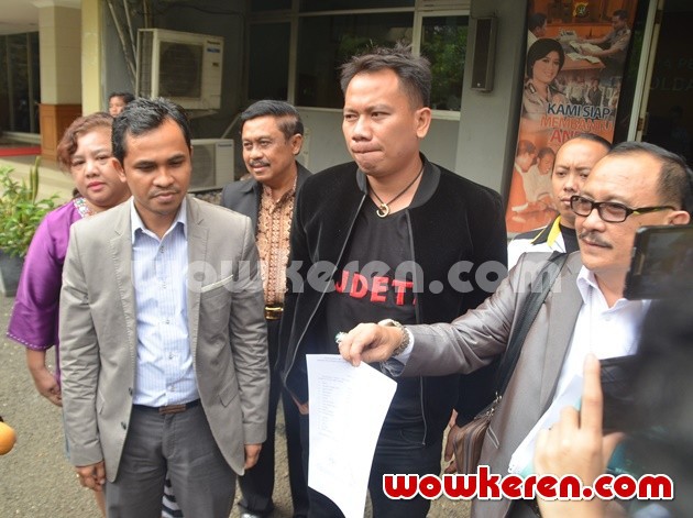 Gambar Foto Vicky Prasetyo Datangi SPKT Polda Metro Jaya