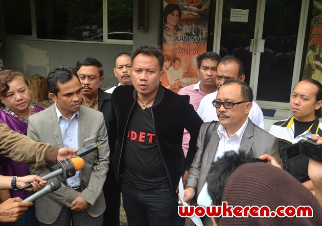 Gambar Foto Vicky Prasetyo Datangi SPKT Polda Metro Jaya
