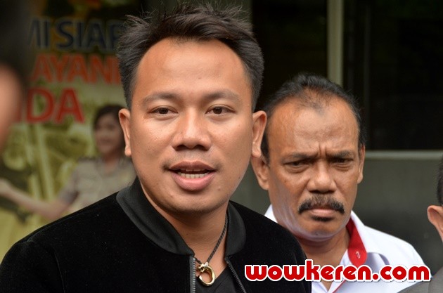 Gambar Foto Vicky Prasetyo Datangi SPKT Polda Metro Jaya