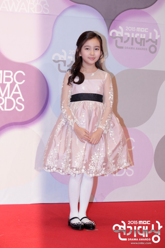 Gambar Foto Kal So Won di Red Carpet MBC Drama Awards 2015
