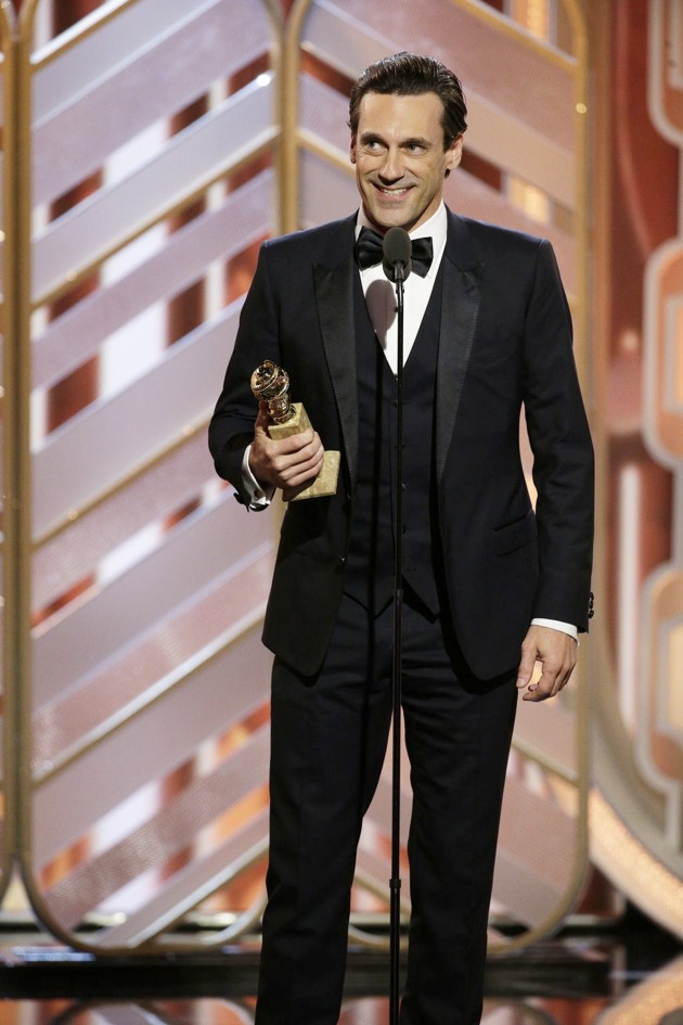 Foto Jon Hamm Raih Piala Best Actor in a TV Series, Drama