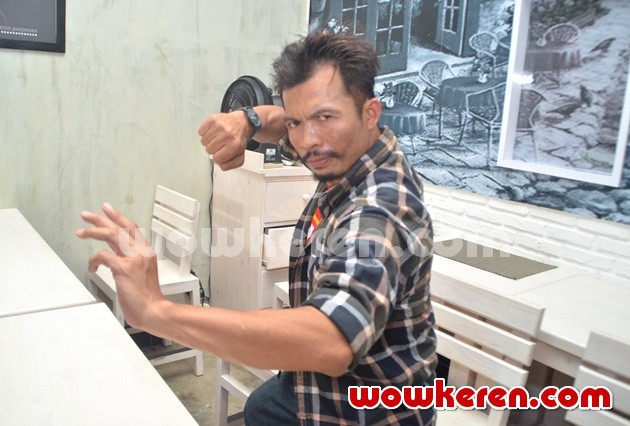 Gambar Foto Cecep Arif Rahman di Press Conference Zine Internasional