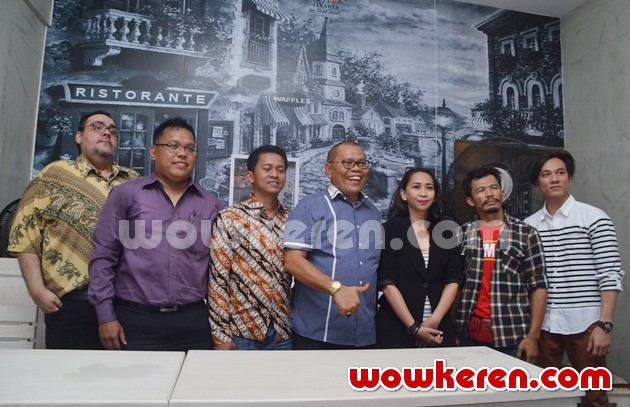 Gambar Foto Cecep Arif Rahman di Press Conference Zine Internasional