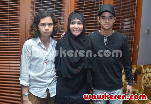 Gambar Foto Dul Jaelani, Maia Estianty dan Al Ghazali Ditemui Usai Pengajian