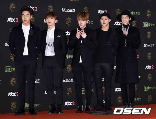 Gambar Foto Monsta X di Red Carpet Golden Disc Awards 2016
