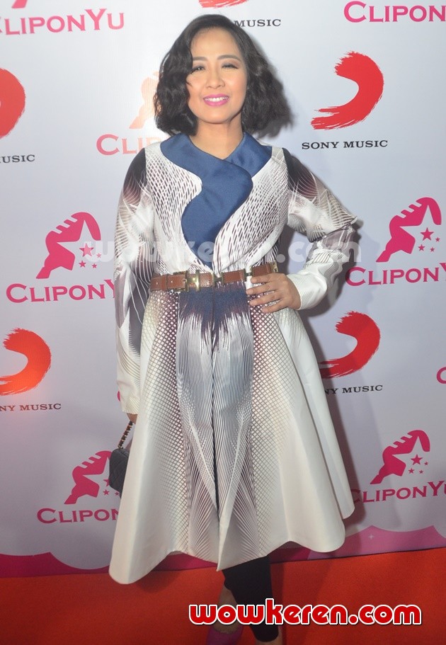 Gambar Foto Astrid di Konferensi Pers CliponYu