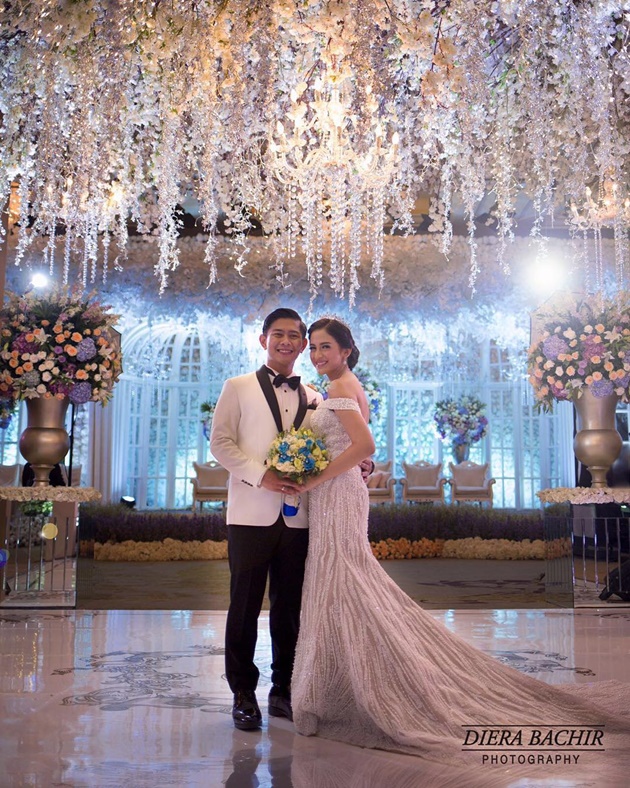 Gambar Foto Resepsi Nina Zatulini dan Chandra Tauphan Digelar di Hotel Mulia