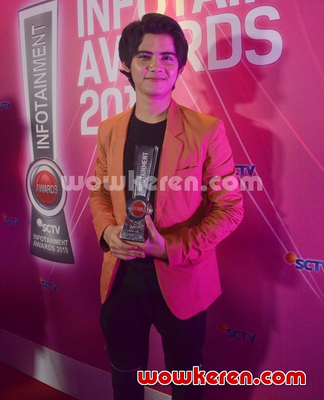 Gambar Foto Aliando Hadir di Infotainment Awards 2016