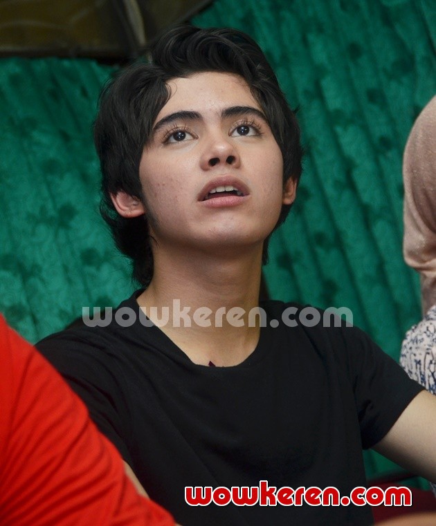 Gambar Foto Aliando di Perayaan Ulang Tahun Alicious ke-4