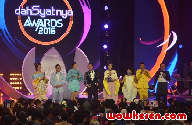 Gambar Foto Para Presenter Dahsyat di Dahsyatnya Awards 2016