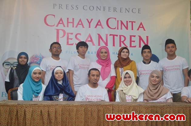 Gambar Foto Konferensi Pers 'Cahaya Cinta Pesantren'