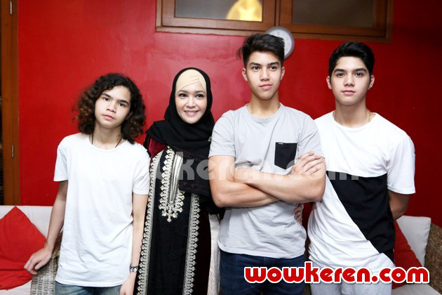 Gambar Foto Maia Estianty Ditemani Anak-ankanya Saat Syukuran Ulang Tahun