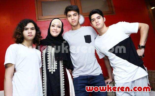 Gambar Foto Maia Estianty Ditemani Anak-ankanya Saat Syukuran Ulang Tahun