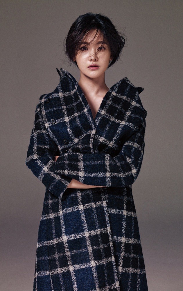 Foto Oh Yeon Seo di Majalah Sure - Foto 2 dari 119