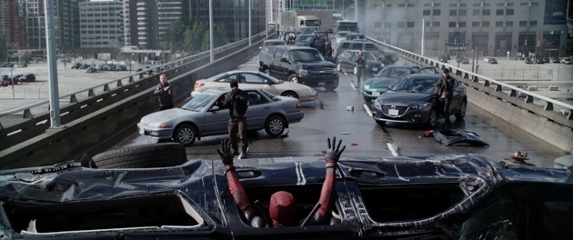 Gambar Foto Deadpool Menyerah Saat Dikepung