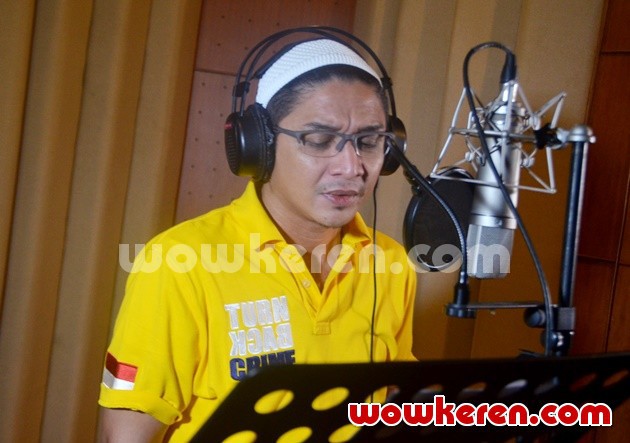 Gambar Foto Pasha Ungu Take Vokal untuk Soundtrack Film 'Mars'