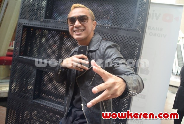 Gambar Foto Giring Ganesha di Konferensi Pers Grand Final Vidio.com Music Battle