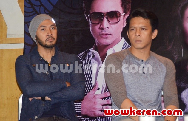 Gambar Foto Uki dan Ariel NOAH di Konferensi Pers Grand Final Vidio.com Music Battle