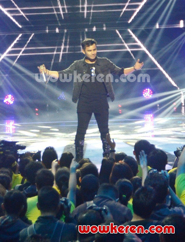 Gambar Foto Judika Meriahkan Acara Mega Konser Fantastic Four