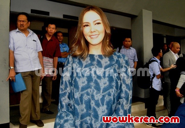 Gambar Foto Cathy Sharon Ditemui di PN Jakarta Selatan