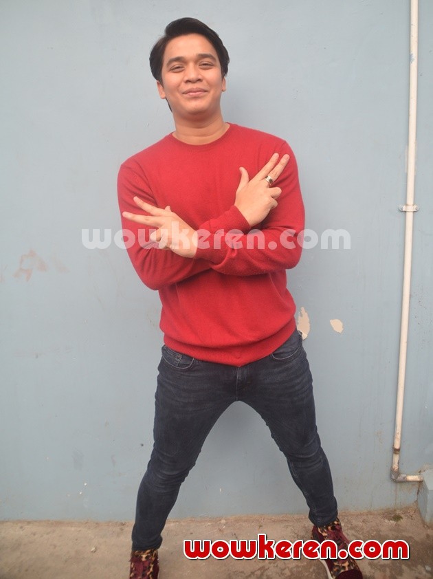 Gambar Foto Billy Syahputra Ditemui Usai Mengisi Program 'Rumpi'