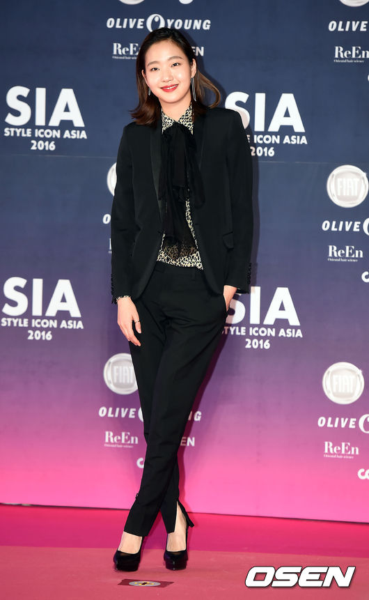 Gambar Foto Kim Go Eun di Pink Carpet Style Icon Asia 2016
