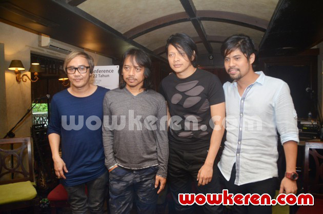Gambar Foto Gigi Saat Jumpa Pers Konser '22 Tahun Gigi Berkarya'