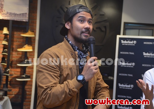 Gambar Foto Chico Jericho Hadiri Pembukaan Gerai Timberland