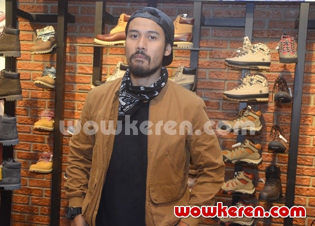 Gambar Foto Chico Jericho Hadiri Pembukaan Gerai Timberland