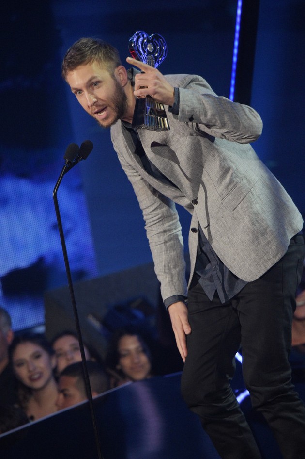 Gambar Foto Calvin Harris Raih Piala Dance Artist of the Year