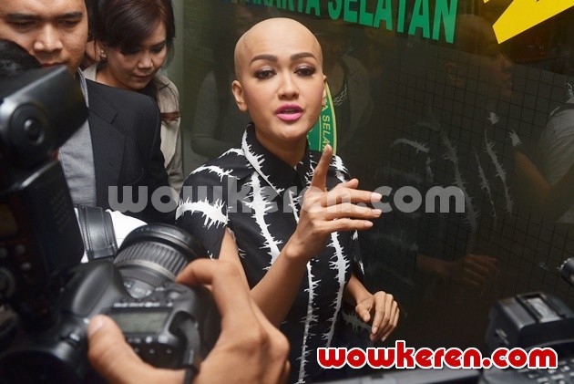 Gambar Foto Julia Perez Jalani Sidang Mediasi Gugatan Cerai