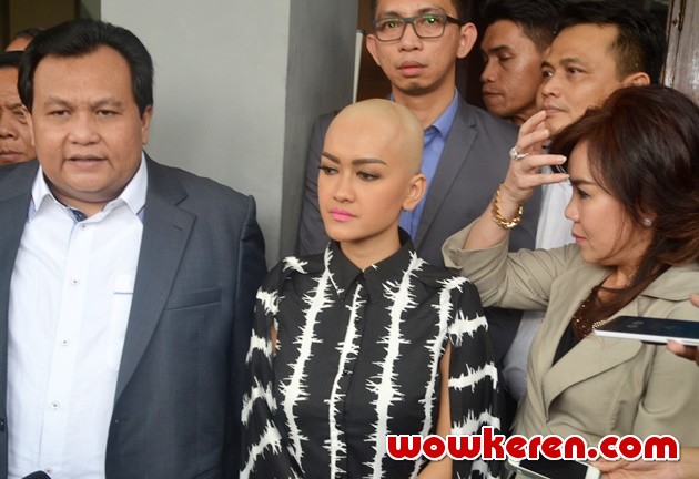 Gambar Foto Julia Perez Jalani Sidang Mediasi Gugatan Cerai