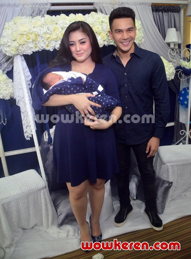 Gambar Foto Jonathan Frizzy Dikaruniai Anak ke-3