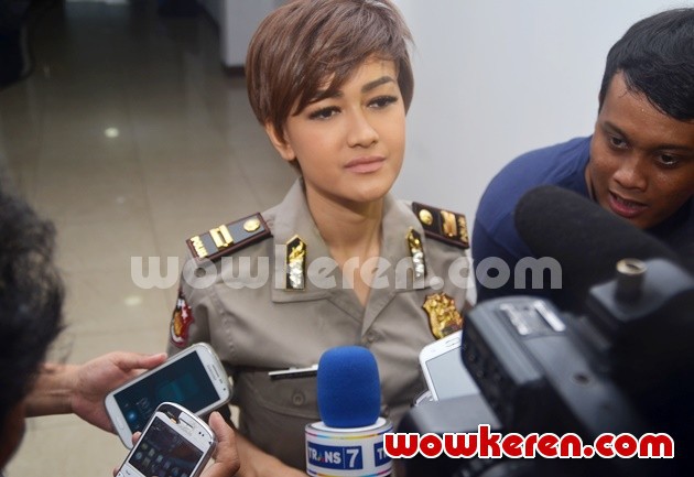 Gambar Foto Julia Perez Usai Syuting Film 'Tiga Pilihan Hidup'