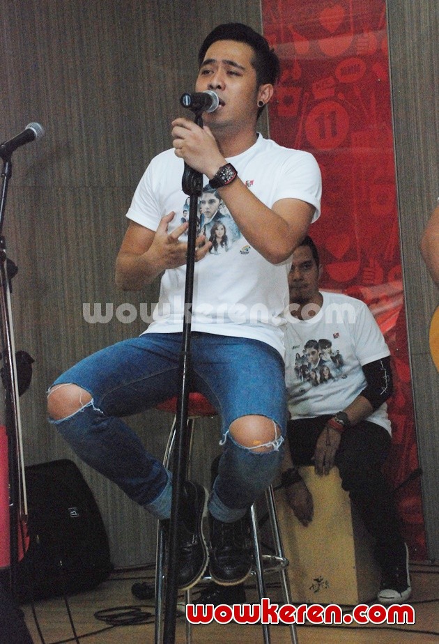 Gambar Foto BIAN Gindas di Peluncuran Album Kompilasi 'Pop Best Seller'