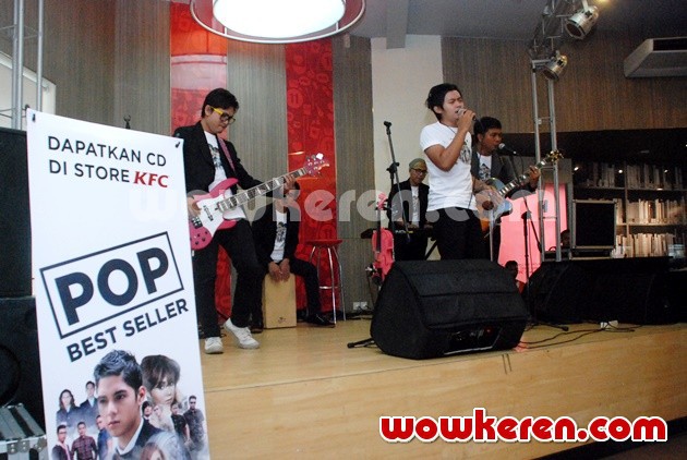 Gambar Foto Fatik Band di Peluncuran Album Kompilasi 'Pop Best Seller'