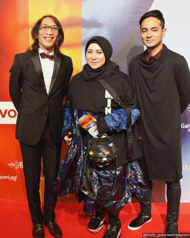 Foto Anto Hoed, Melly Goeslaw dan Marthino Lio di Gala Premier 'Ada Apa Dengan Cinta 2'