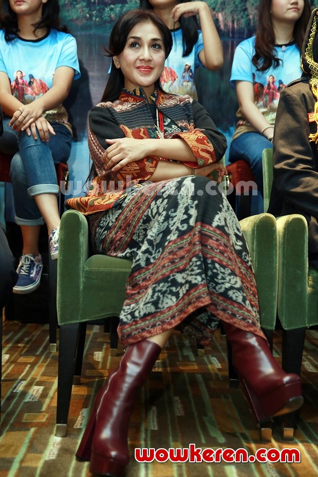 Gambar Foto Paramitha Rusady di Konferensi Pers Film 'My Journey Mencari Mata Air'