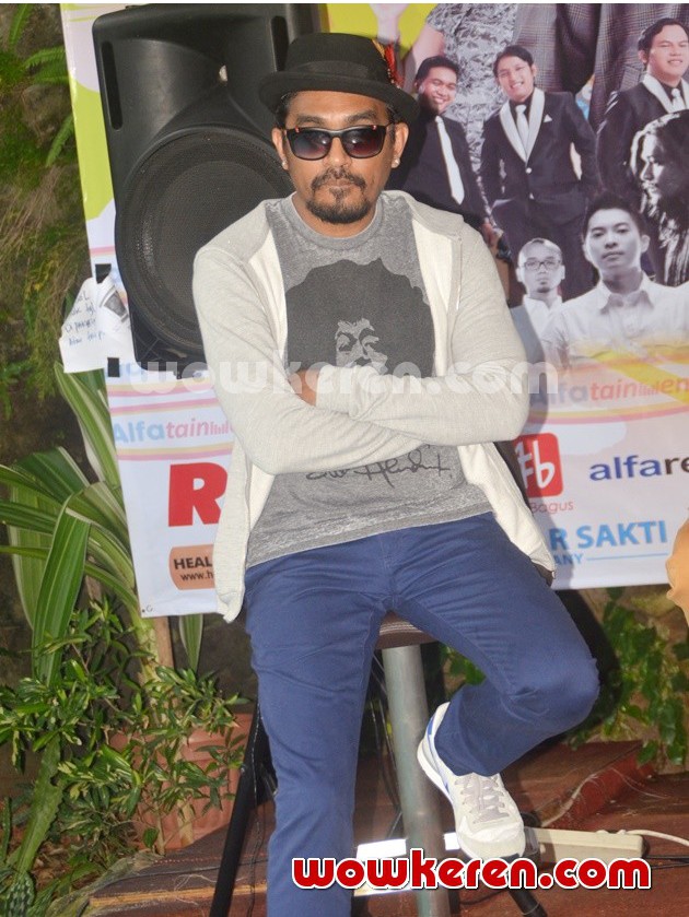 Gambar Foto Glenn Fredly di Press Conference Alfatainment