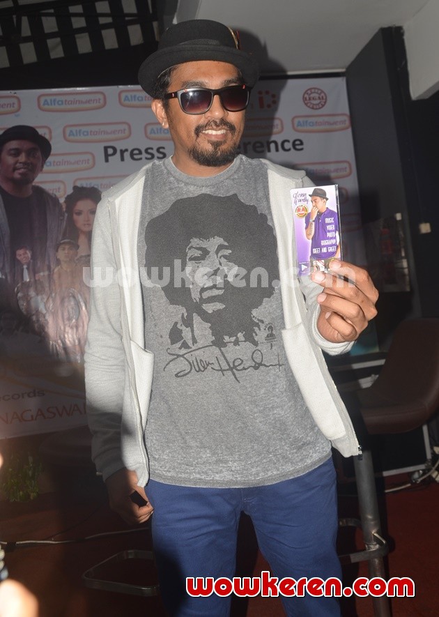 Gambar Foto Glenn Fredly di Press Conference Alfatainment