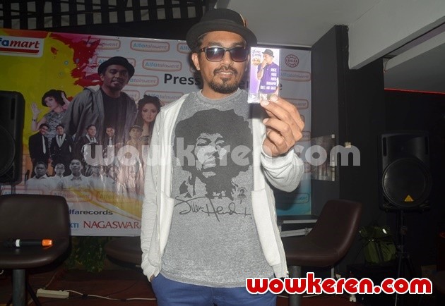 Gambar Foto Glenn Fredly di Press Conference Alfatainment