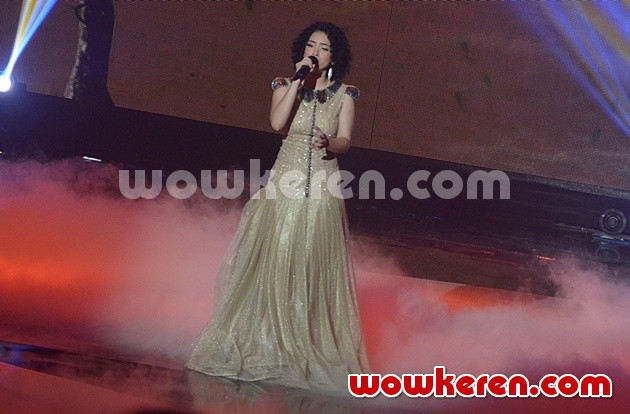 Gambar Foto Penampilan Wizzy Williana di SCTV Music Awards 2016
