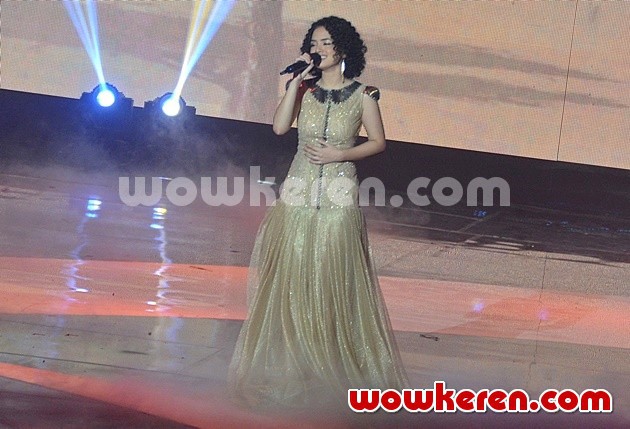 Gambar Foto Wizzy Williana Tampil Memukau di SCTV Music Awards 2016