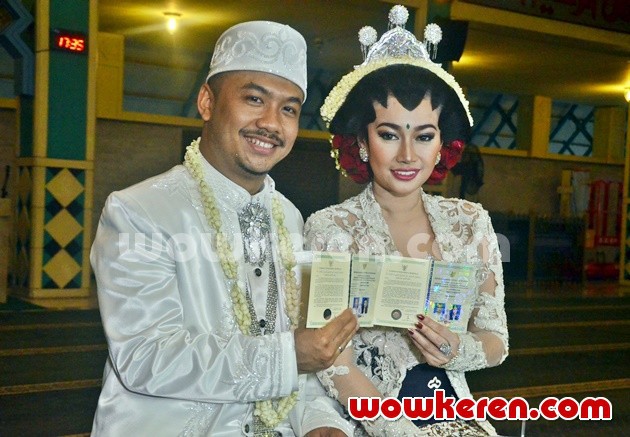 Gambar Foto Ari Pujianto dan Ratu Felisha Usai Akad Nikah