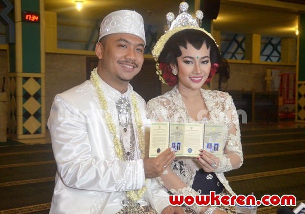 Gambar Foto Ari Pujianto dan Ratu Felisha Usai Akad Nikah